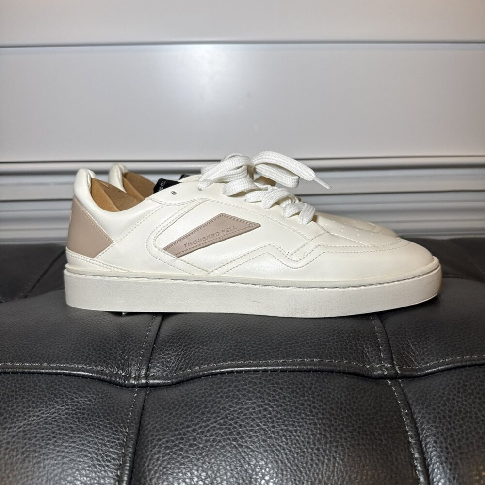 NWOT Thousand Fell Women’s White Laced Court Sneakers Size 7.5